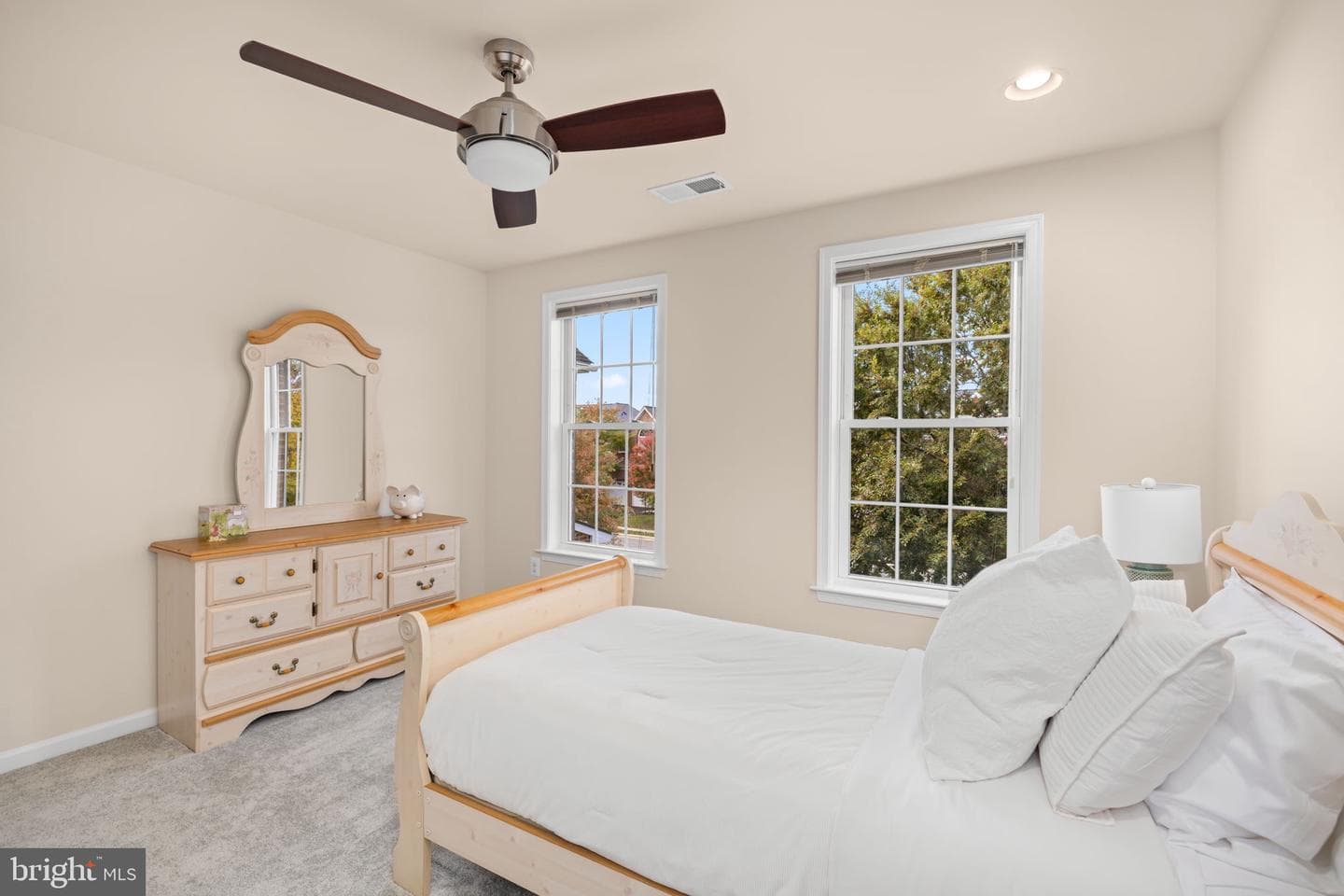 23158 Glenorchy Court photo 39
