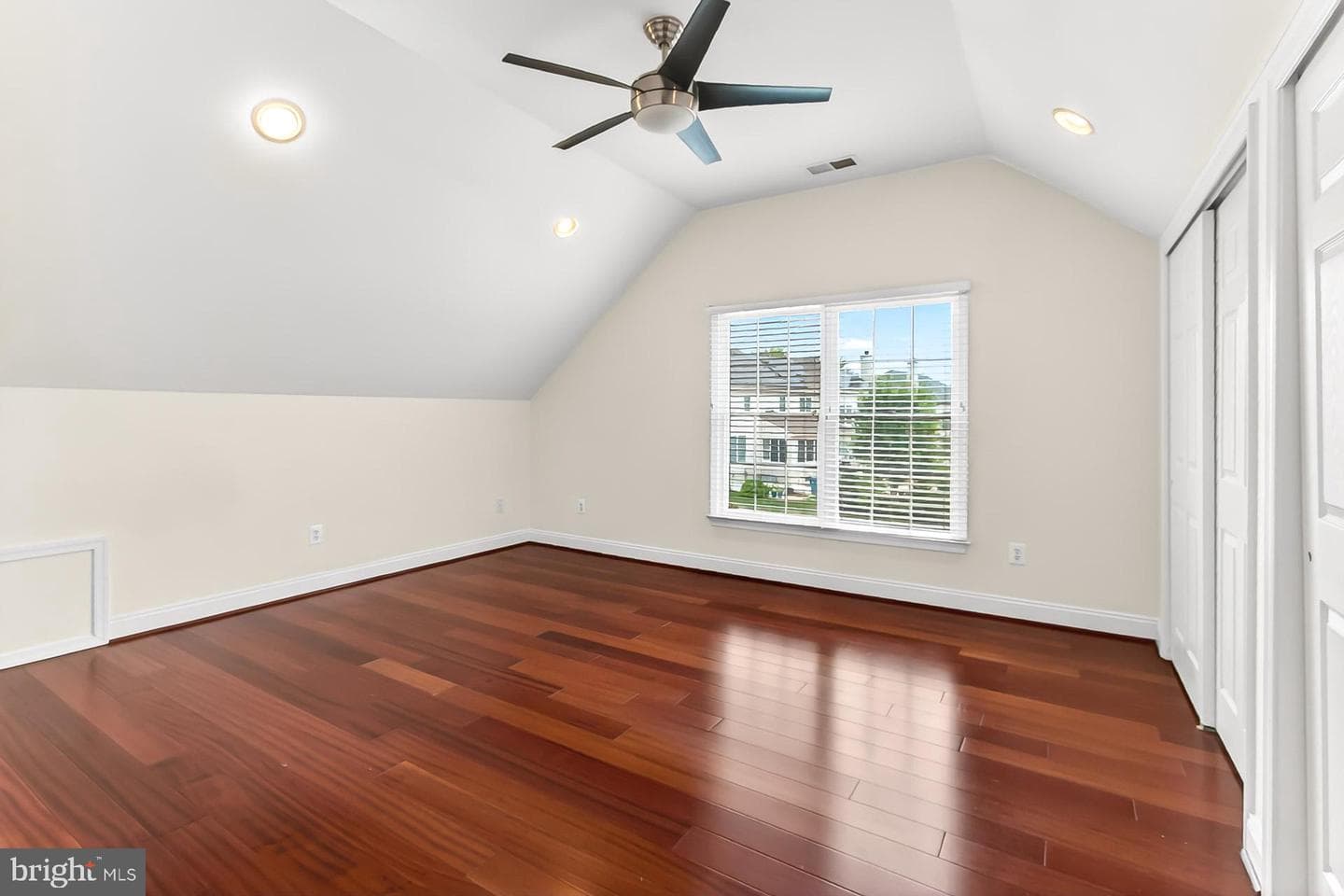 26089 Wendell Street photo 27