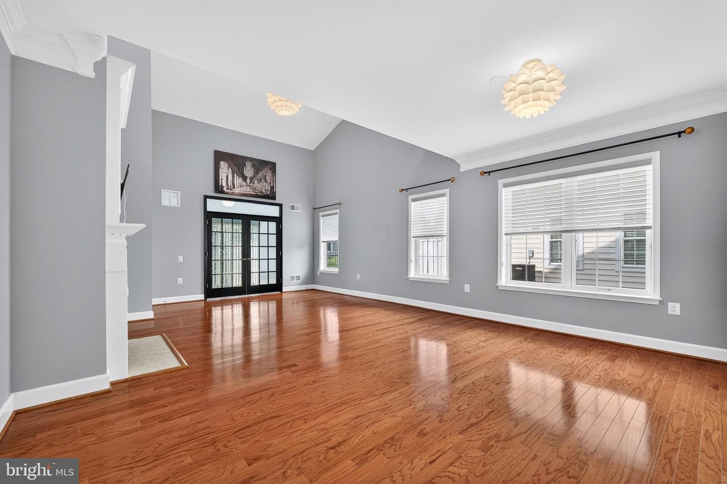 44489 Maltese Falcon Square photo 17
