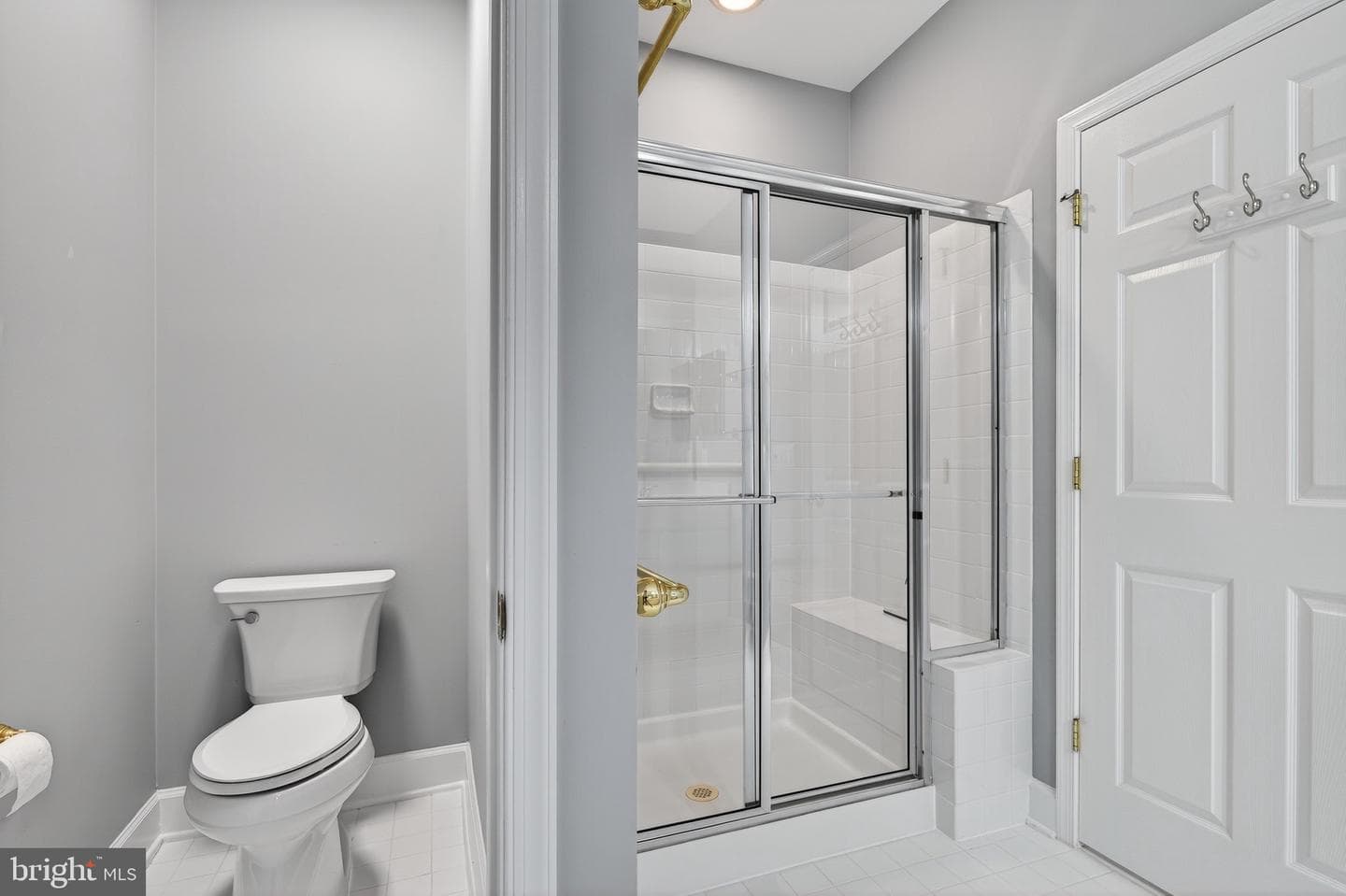 44489 Maltese Falcon Square photo 30