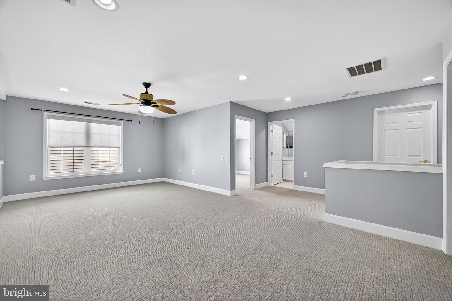 44489 Maltese Falcon Square photo 41