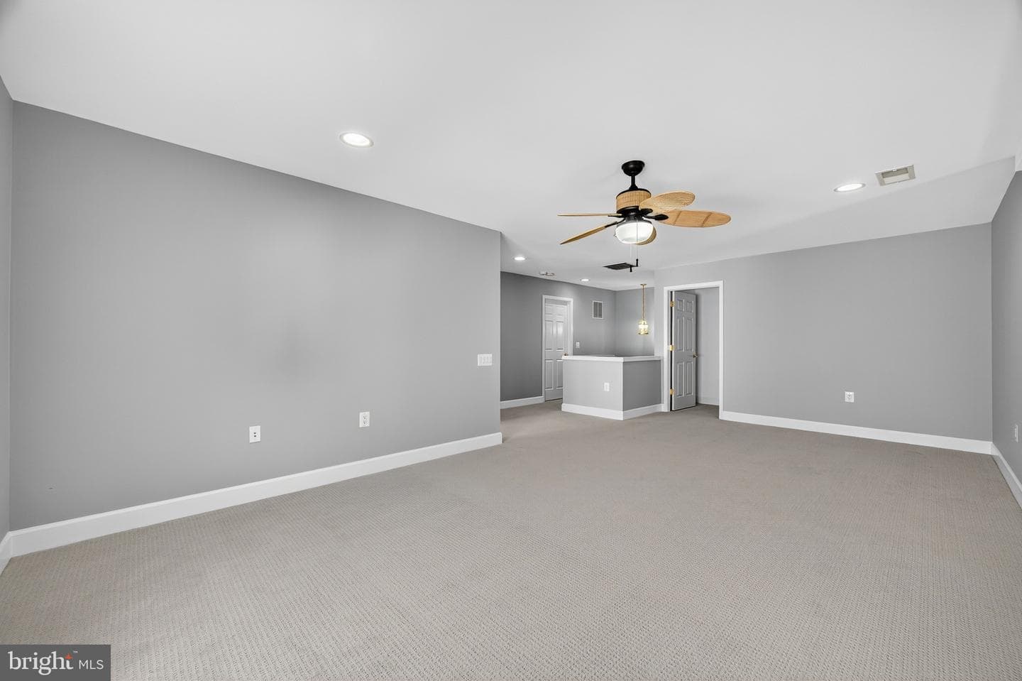44489 Maltese Falcon Square photo 42
