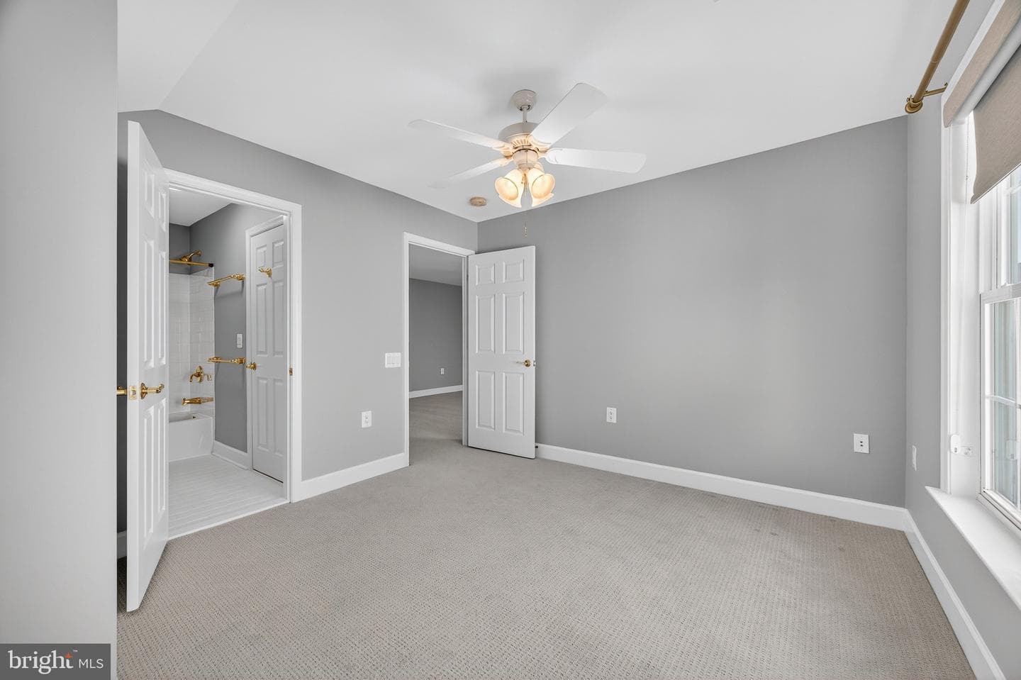 44489 Maltese Falcon Square photo 47
