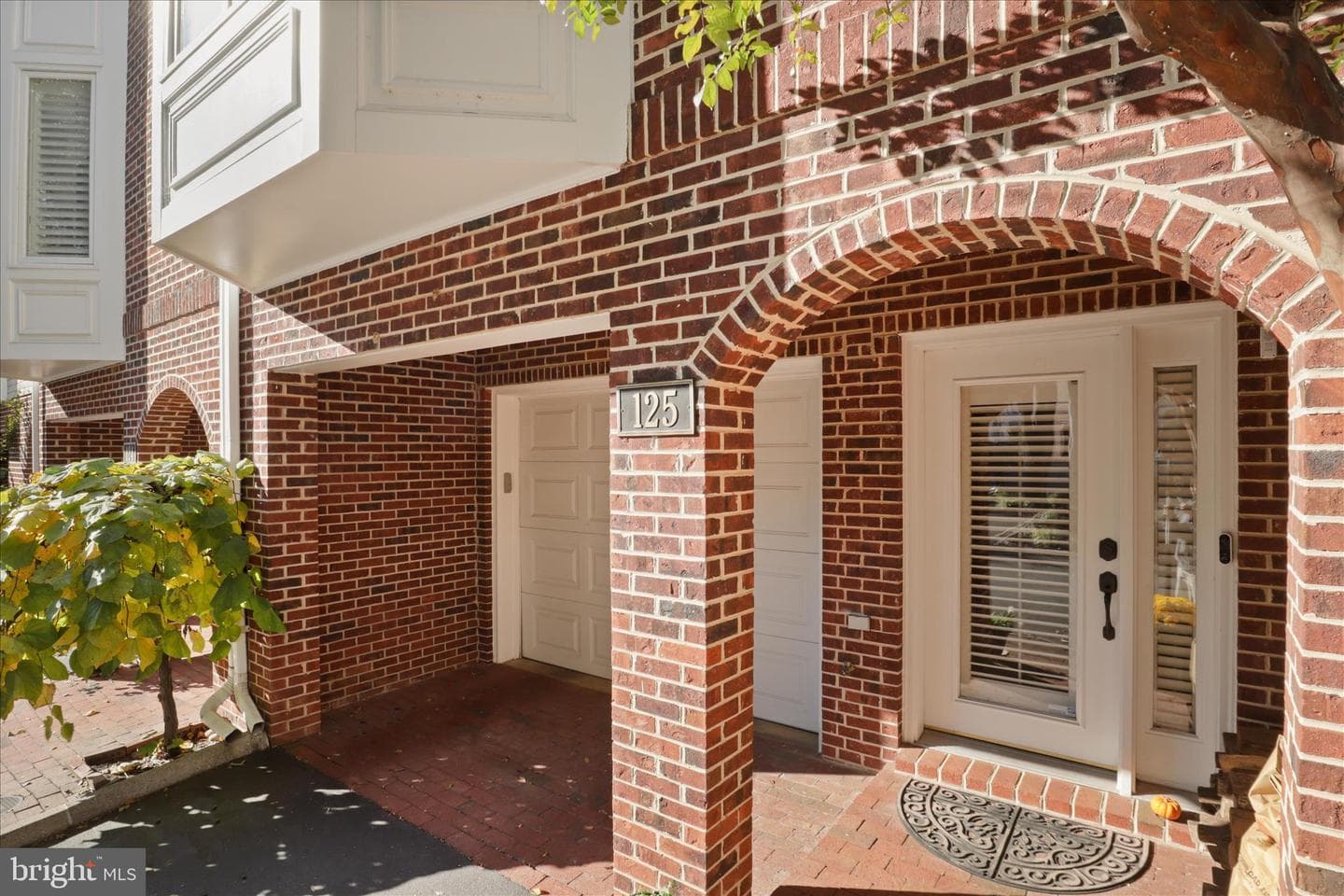 125 Chesterfield Pl photo 2