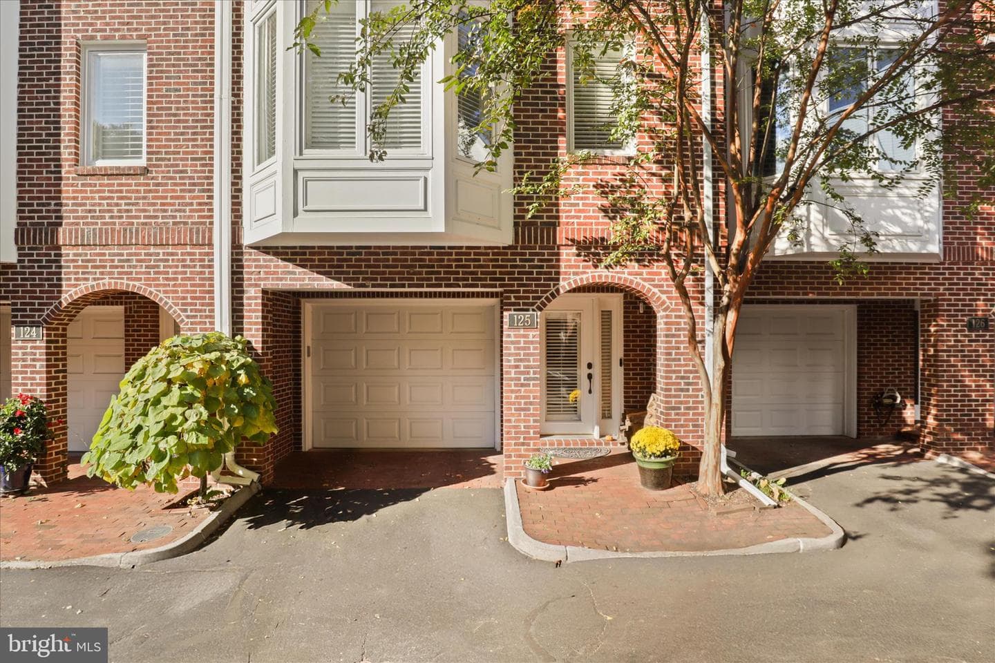 125 Chesterfield Pl photo 3