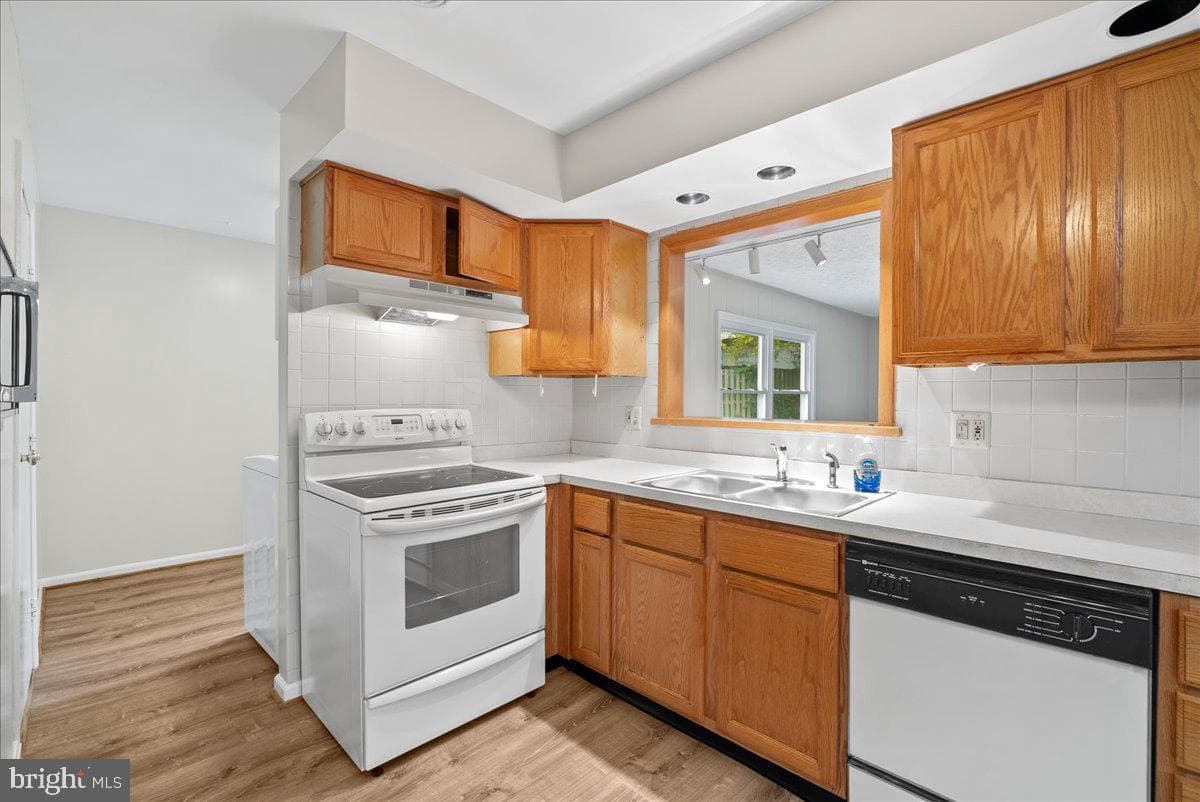 314 E Staunton Avenue E photo 6