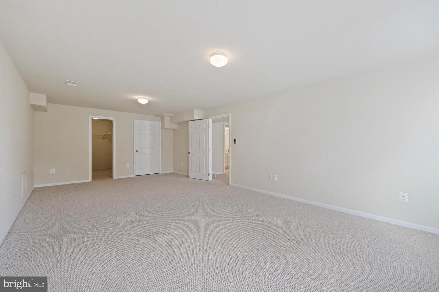 609 S Maple Avenue photo 34