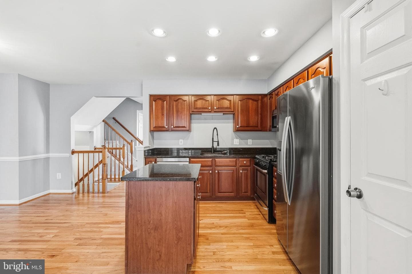 134 Shirley Square SE photo 16