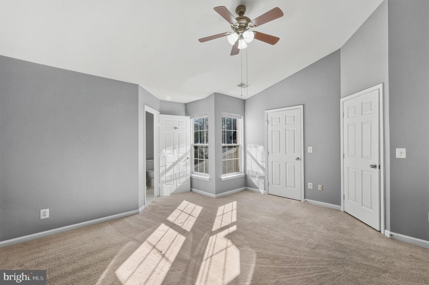 134 Shirley Square SE photo 21