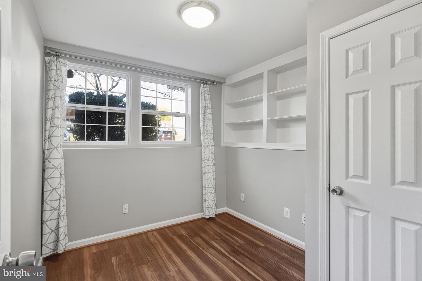 134 Shirley Square SE photo 37