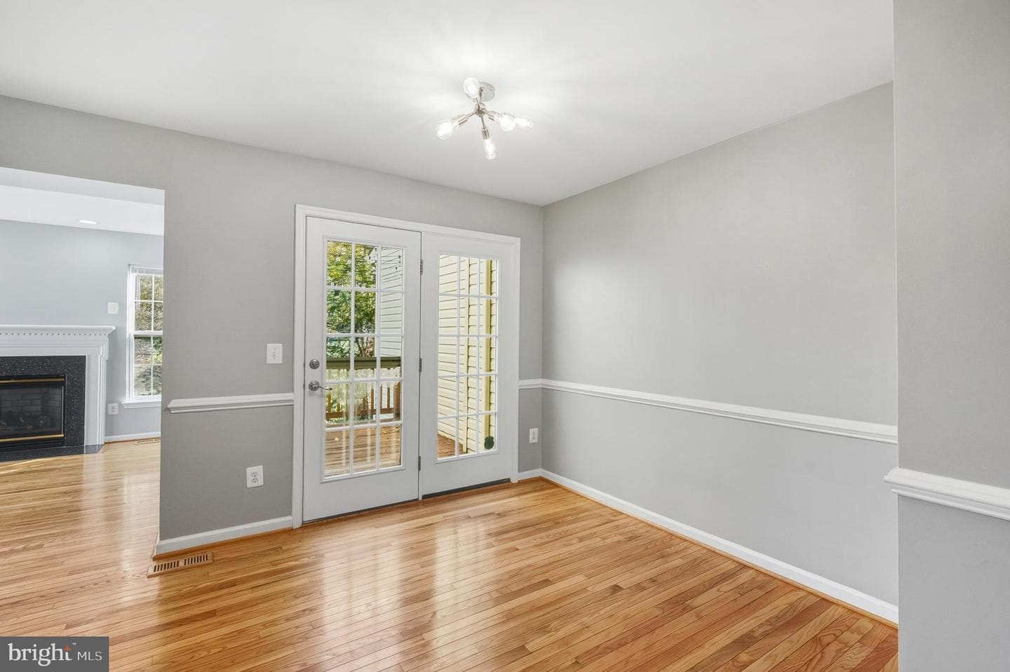 134 Shirley Square SE photo 9
