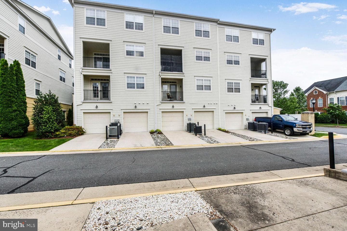 43590 Hampshire Crossing Square photo 20