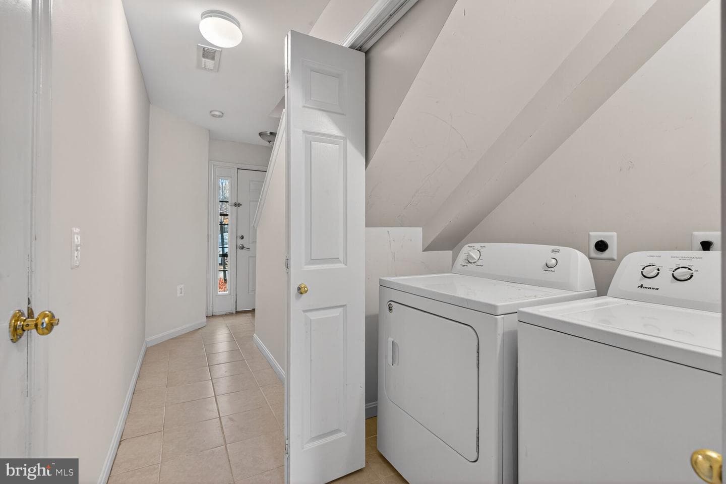 22976 Fontwell Square photo 12
