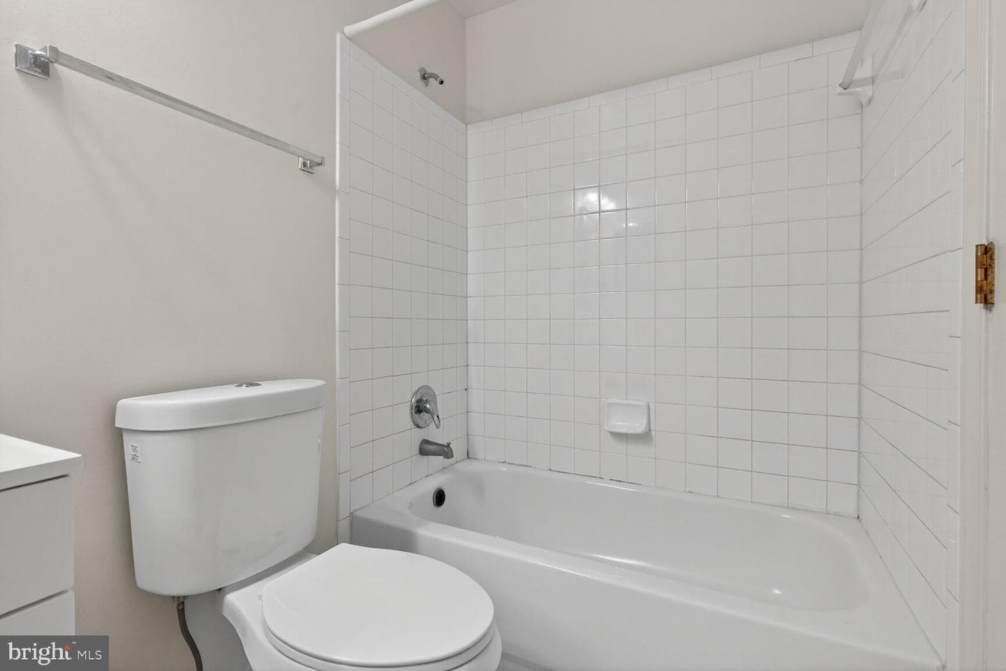 22976 Fontwell Square photo 9