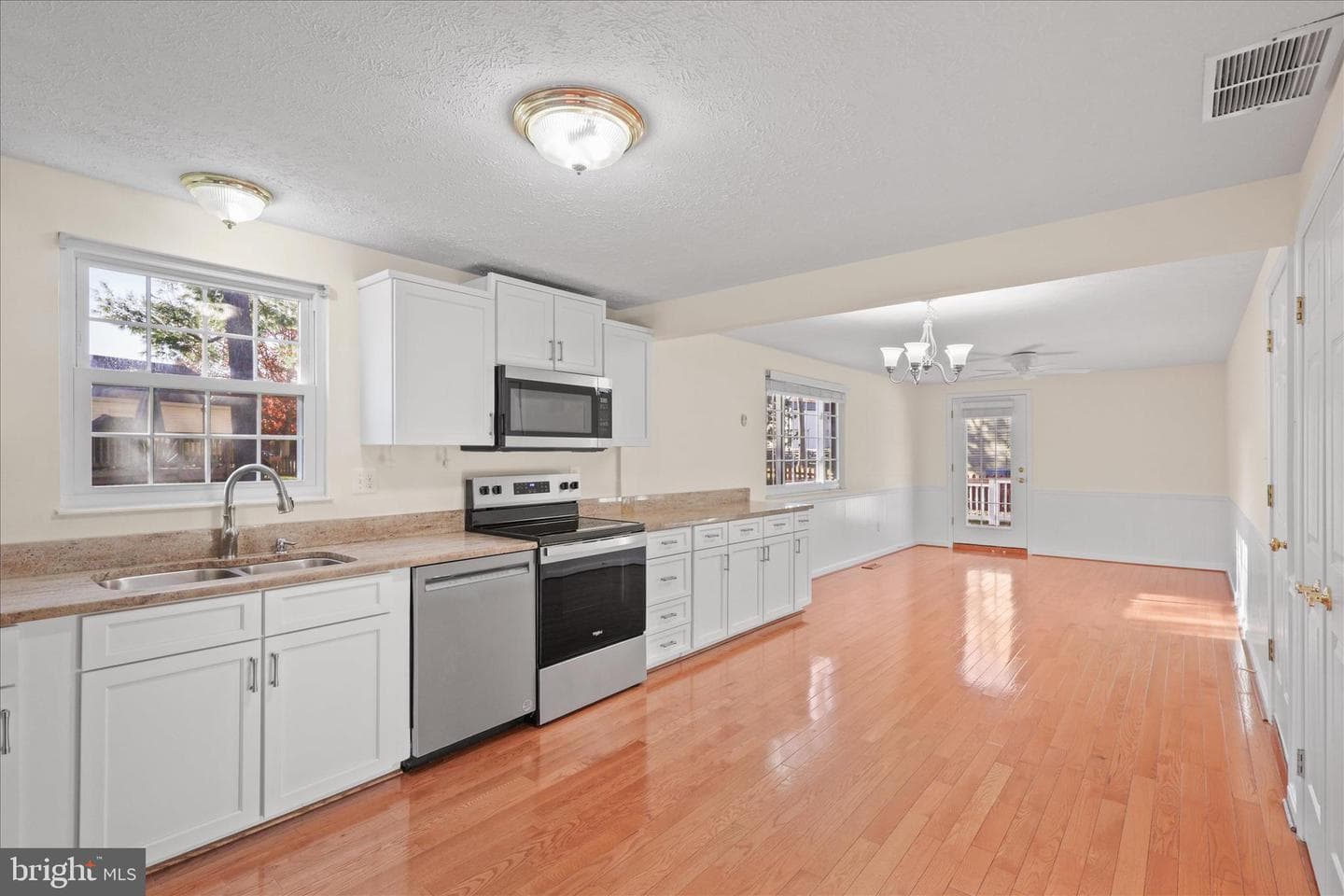 105 Deerwood Court photo 12