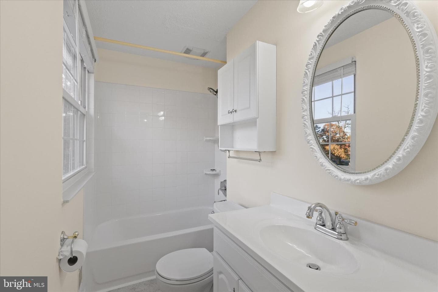 105 Deerwood Court photo 23