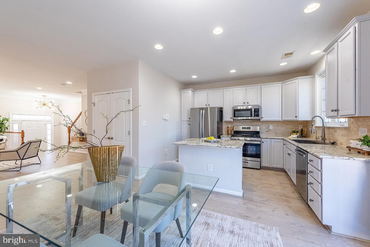 20657 Maitland Terrace photo 16