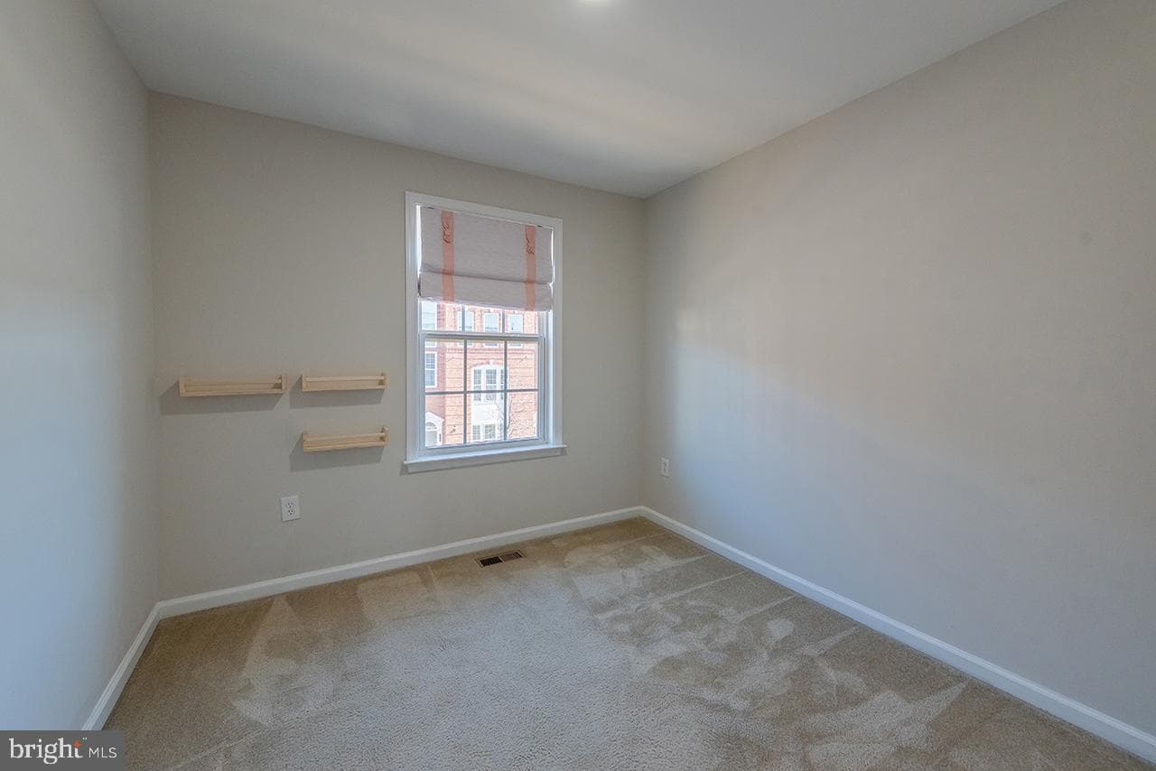 20657 Maitland Terrace photo 24