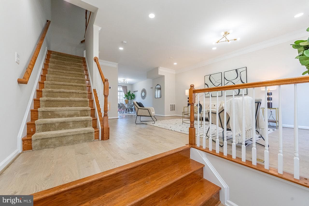 20657 Maitland Terrace photo 3