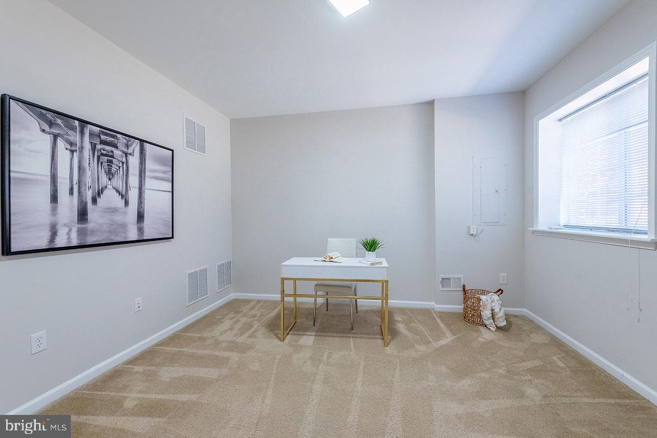 20657 Maitland Terrace photo 30