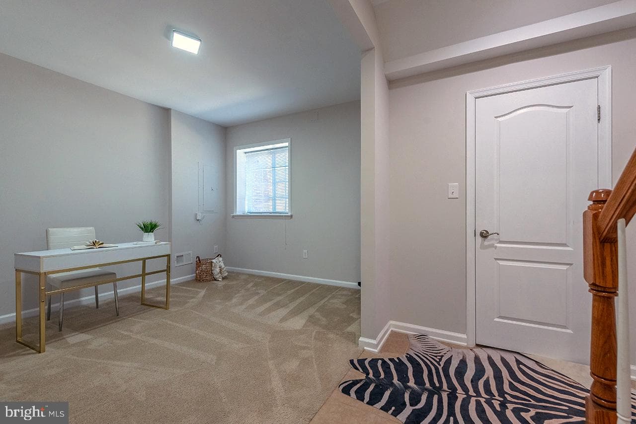 20657 Maitland Terrace photo 32