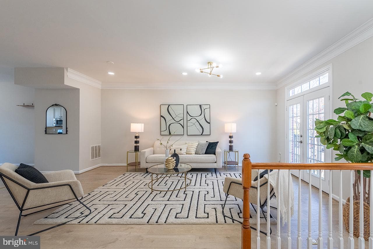20657 Maitland Terrace photo 4
