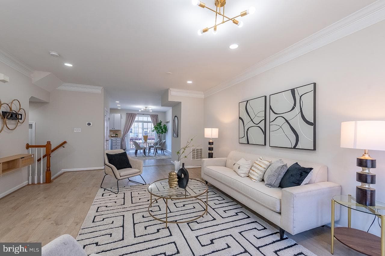 20657 Maitland Terrace photo 9