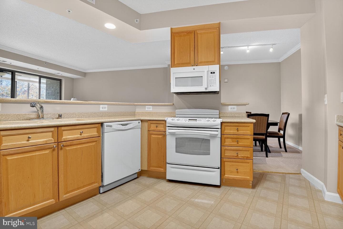 19355 Cypress Ridge Terrace #503 photo 6