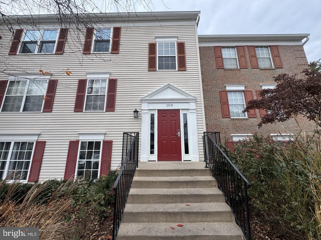 109 Fort Evans Road SE #b photo 1