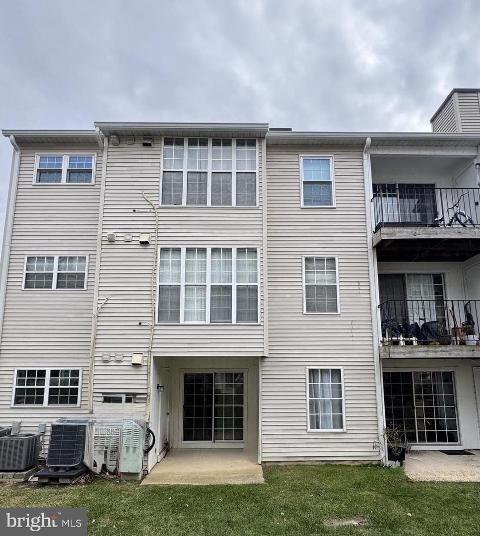 109 Fort Evans Road SE #b photo 3