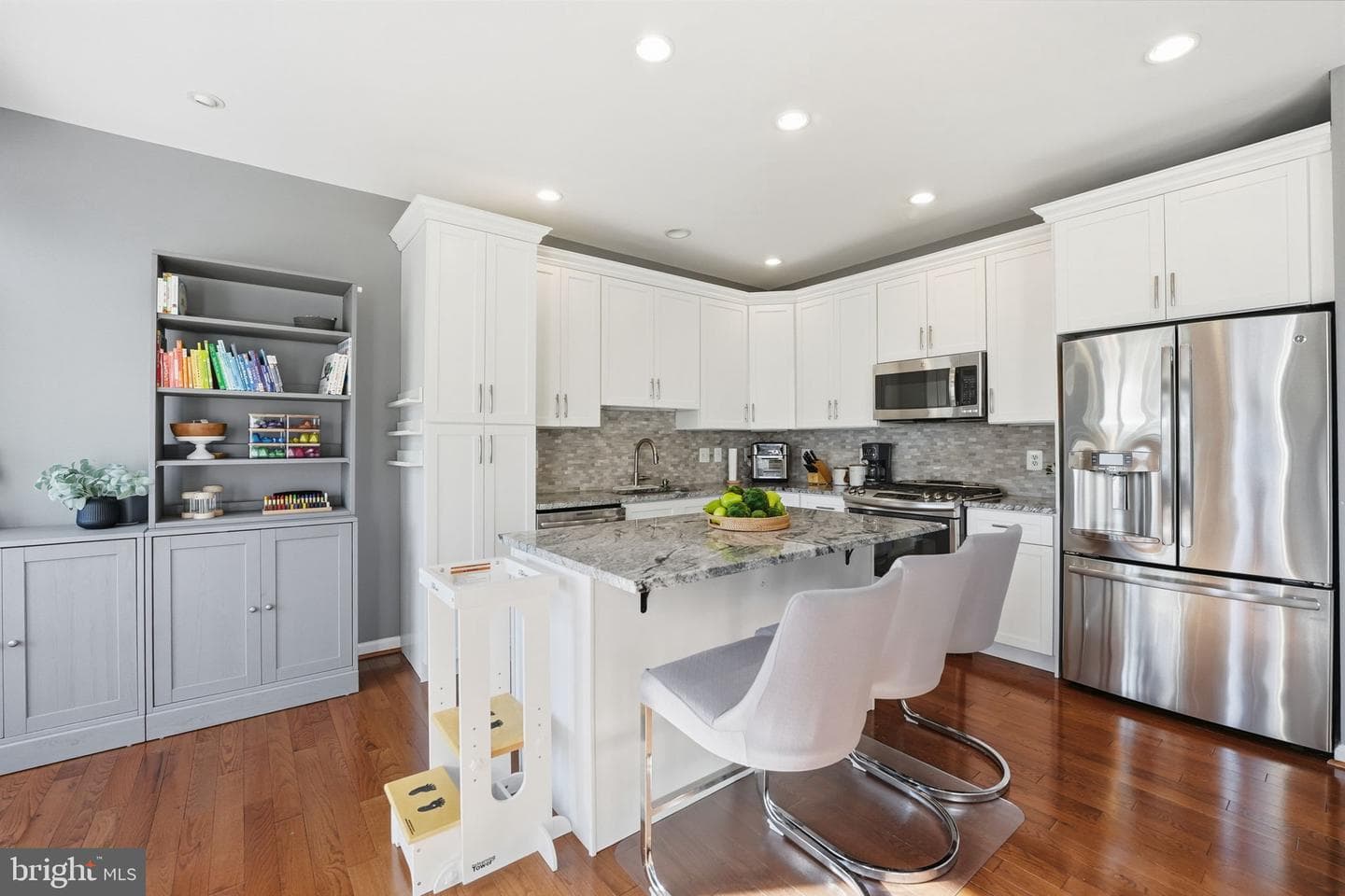 21480 Trowbridge Square photo 11