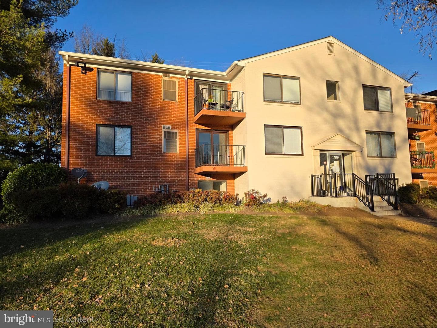 125 Clubhouse Drive SW #4 photo 1