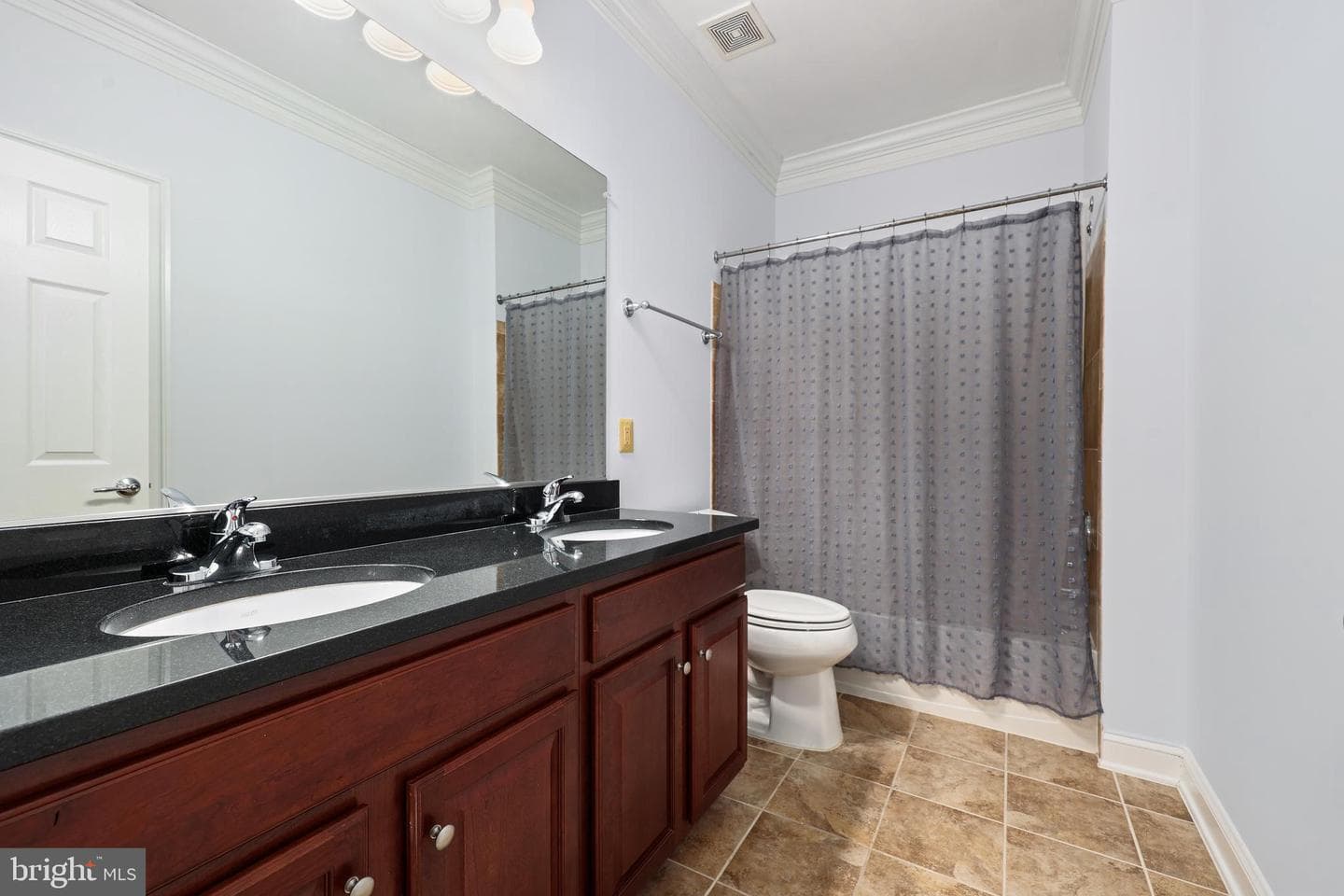 20432 Island West Square photo 18