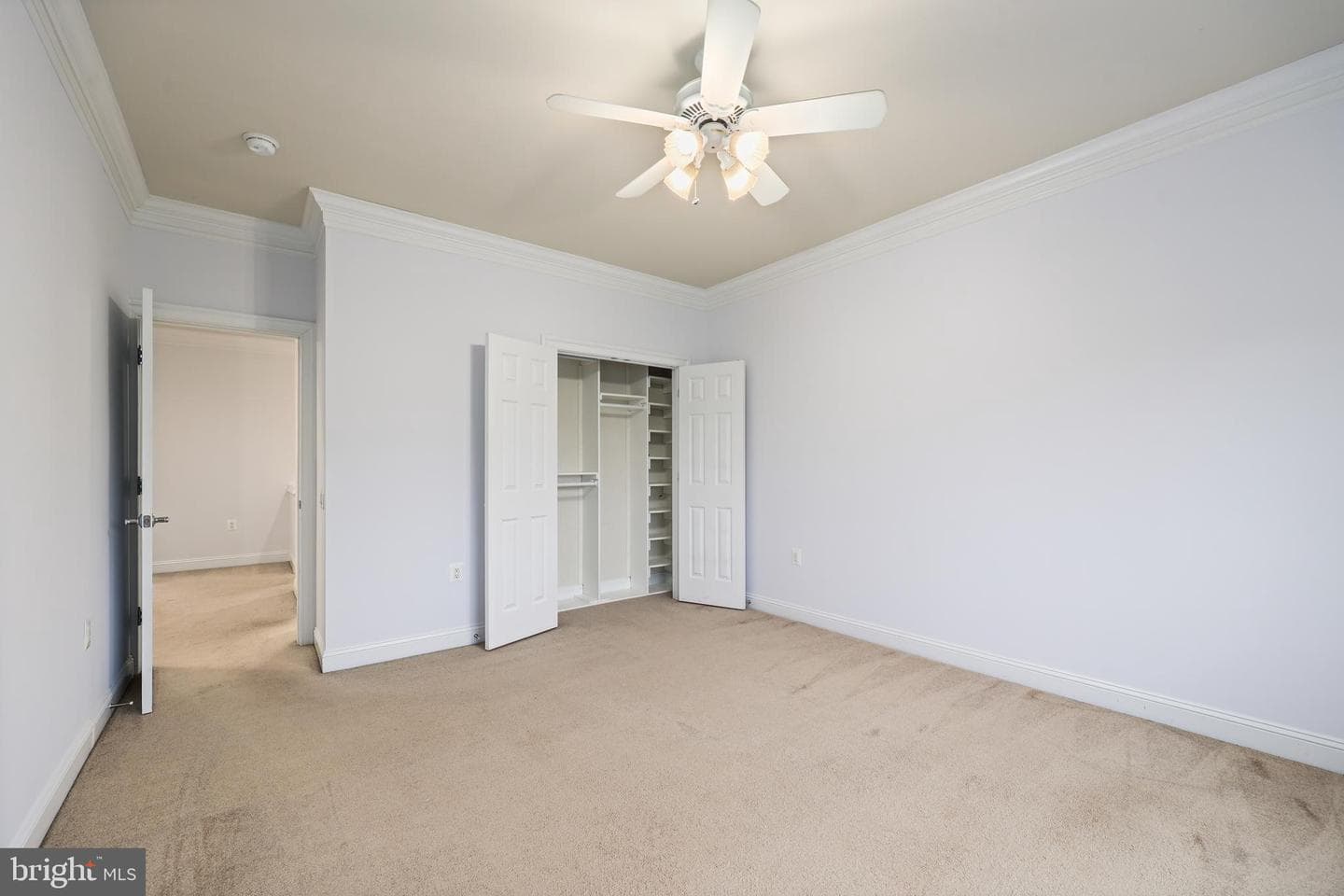 20432 Island West Square photo 21