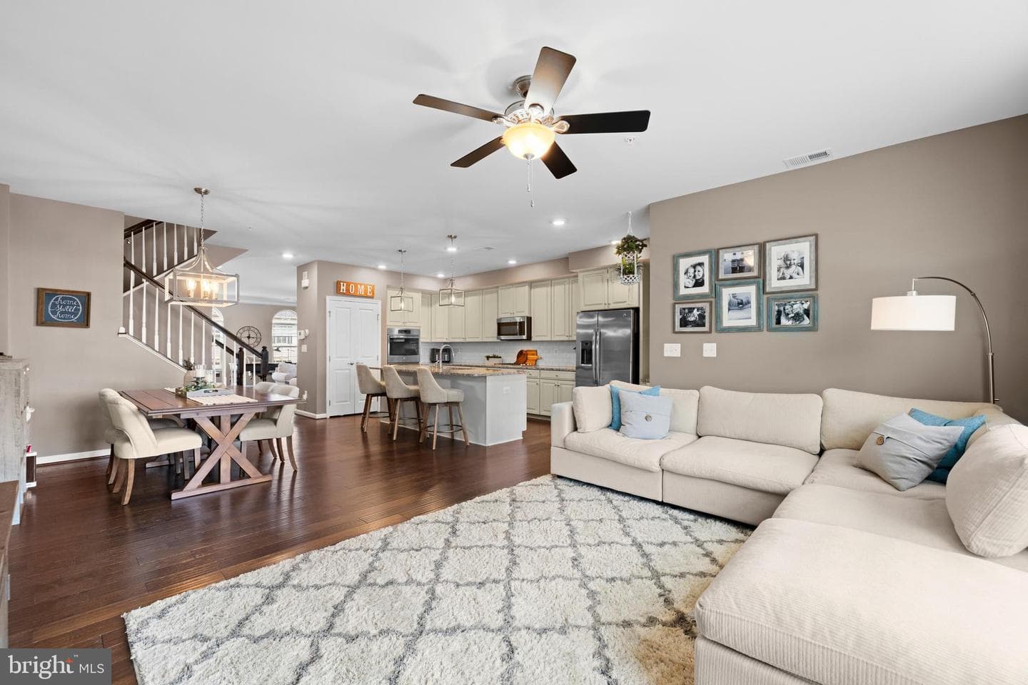 42230 Piebald Square photo 22