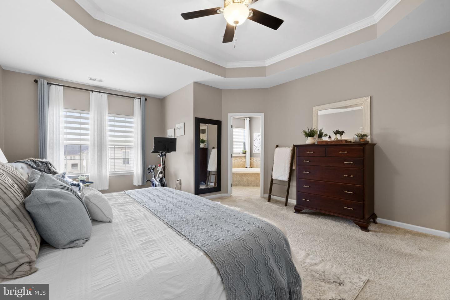 42230 Piebald Square photo 28