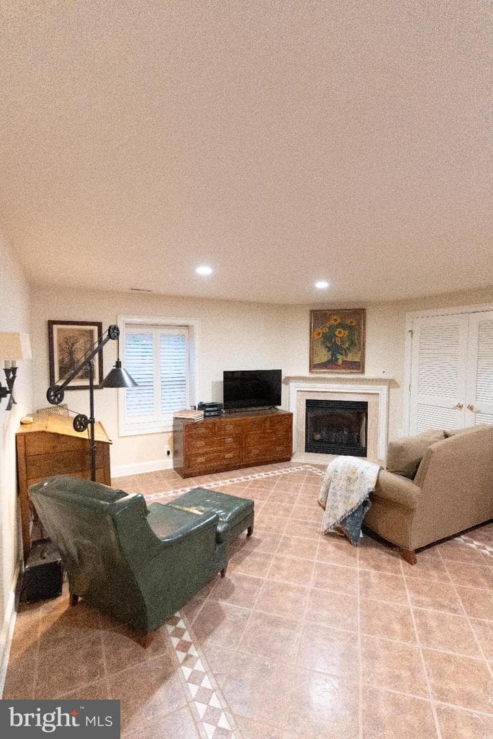 9 Hunt Court photo 26