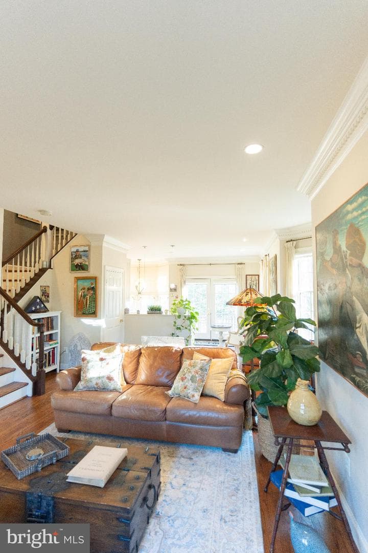 9 Hunt Court photo 4