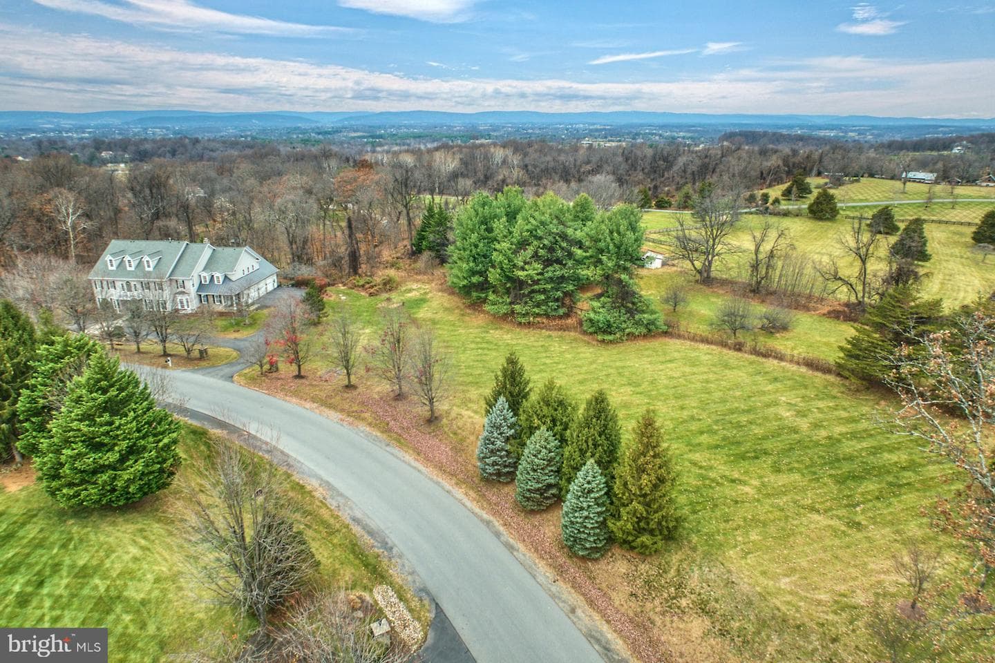 40398 Beacon Hill Drive photo 2