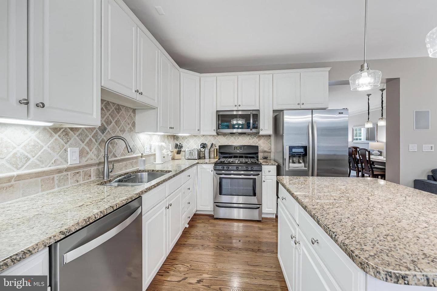 43893 Sandburg Square photo 15