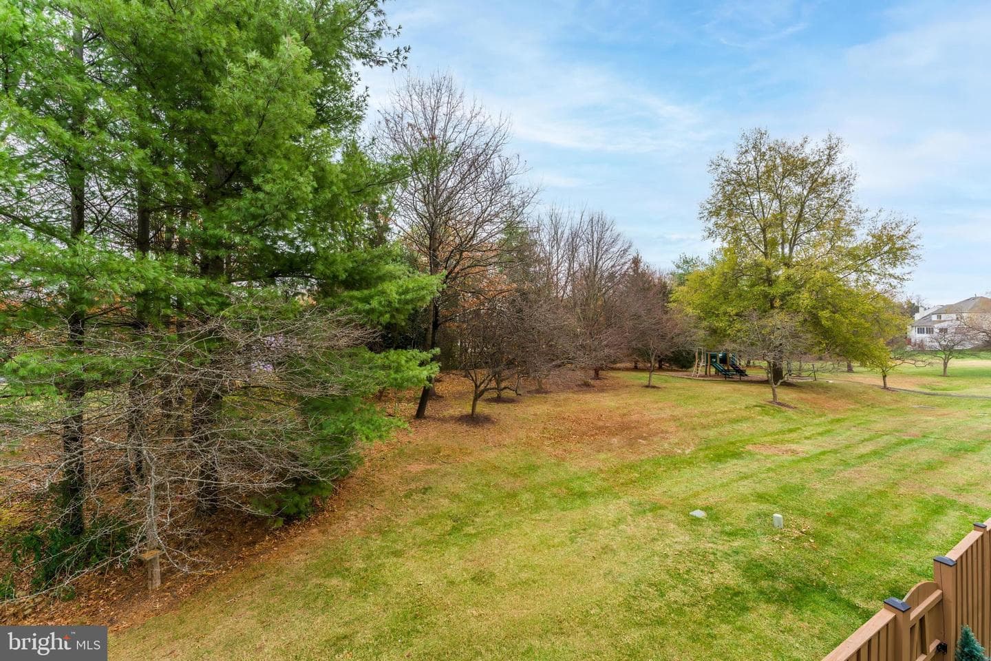 43893 Sandburg Square photo 2