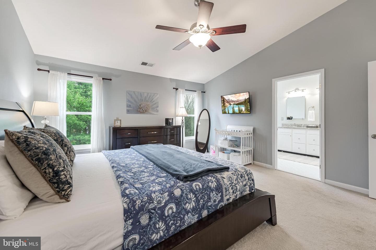43893 Sandburg Square photo 20