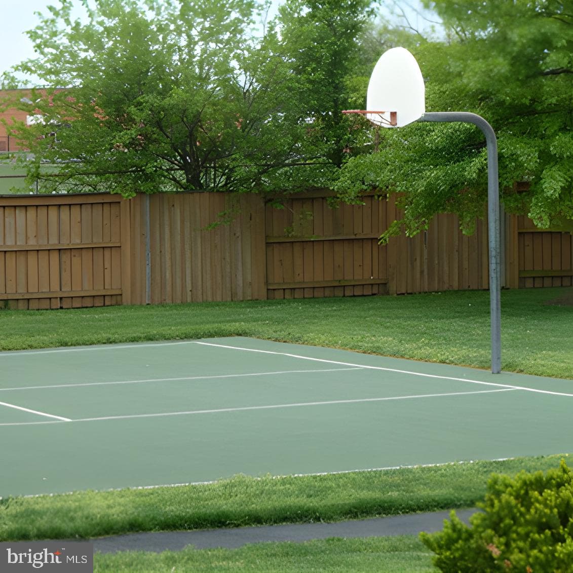 43893 Sandburg Square photo 37