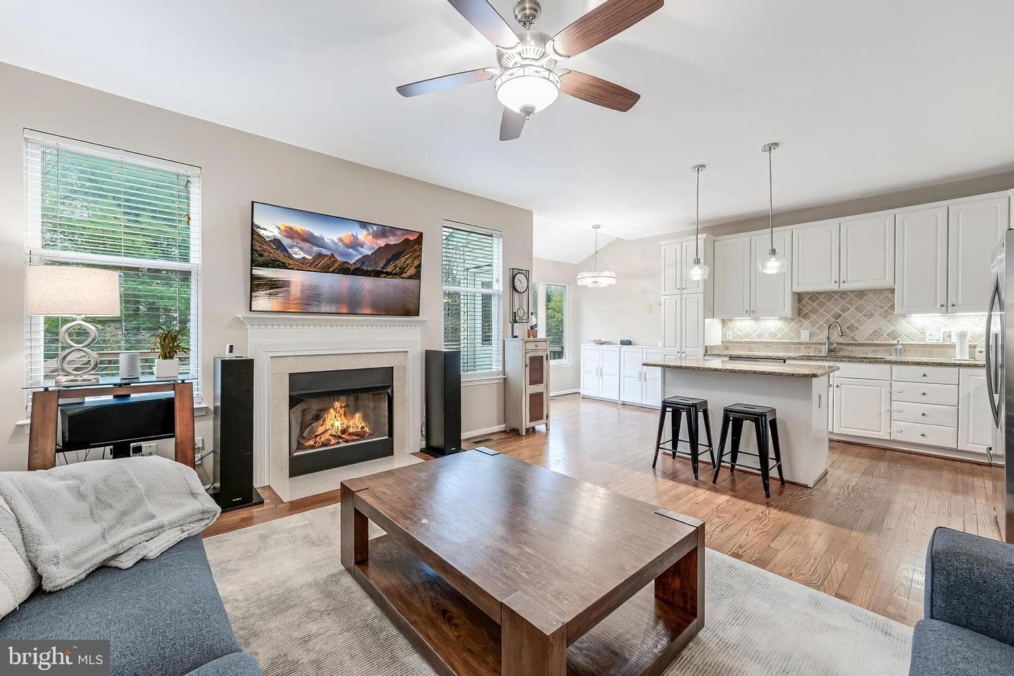 43893 Sandburg Square photo 4