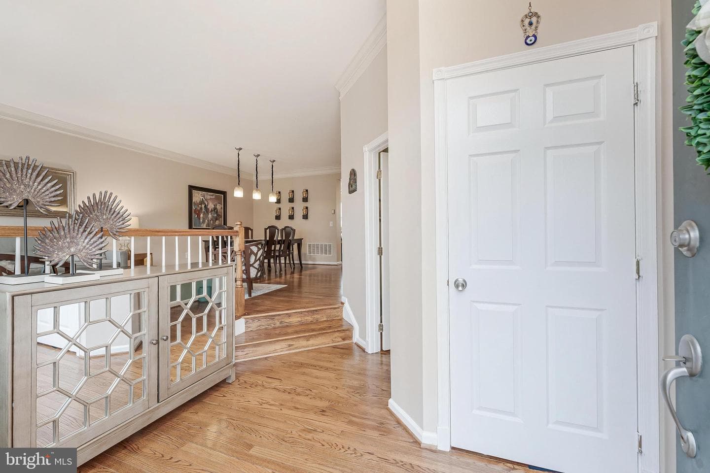 43893 Sandburg Square photo 6