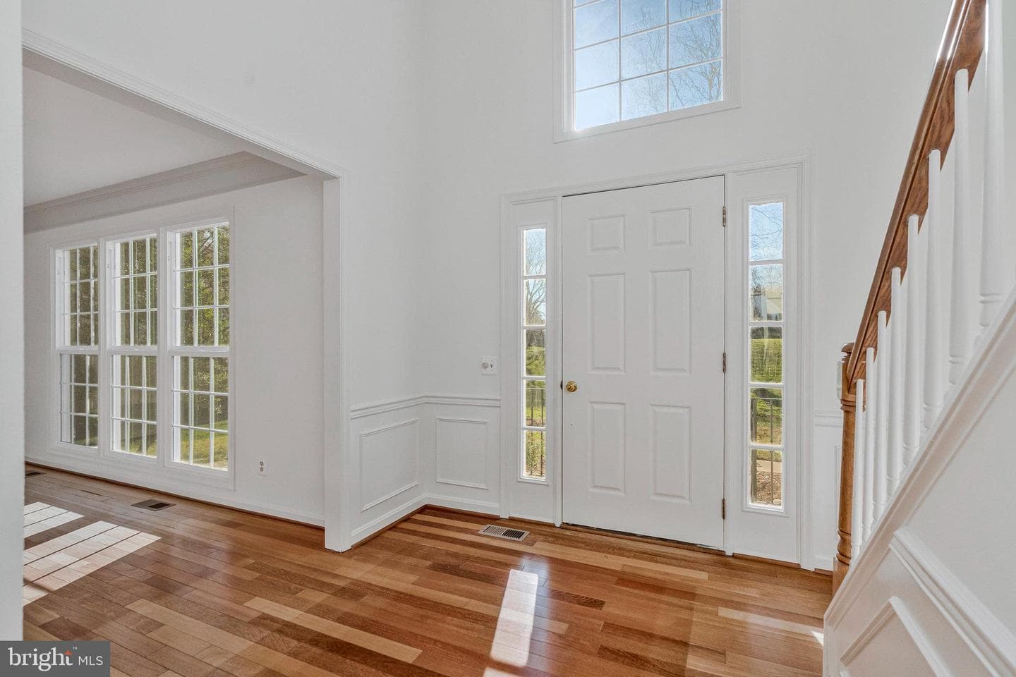 714 Clairmont Court NE photo 2