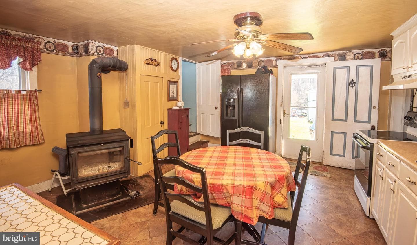 14735 Montresor Road photo 2