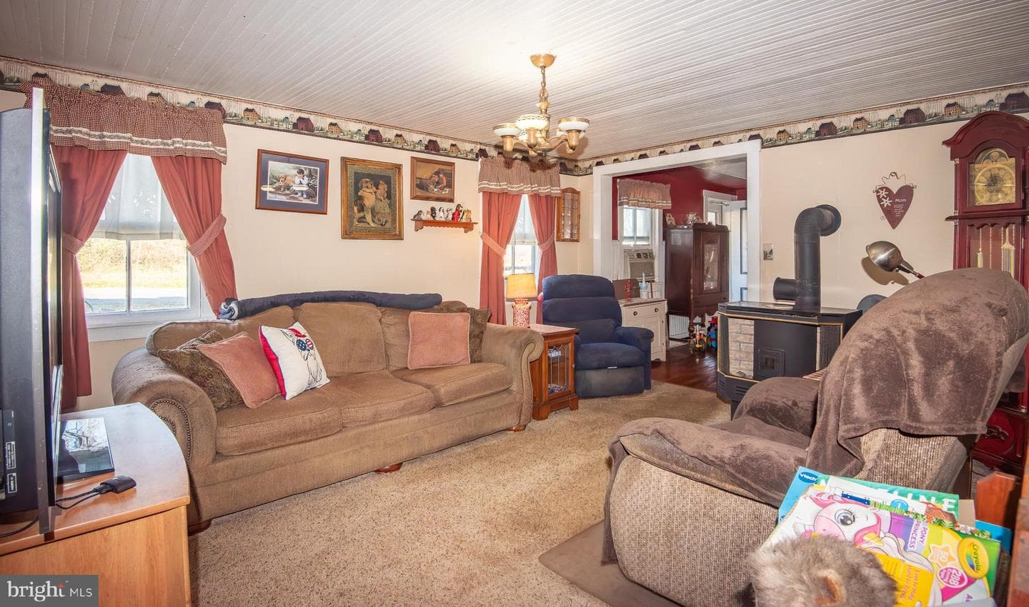 14735 Montresor Road photo 4