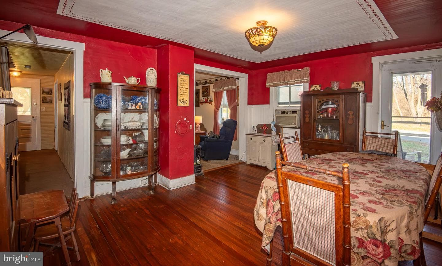 14735 Montresor Road photo 5