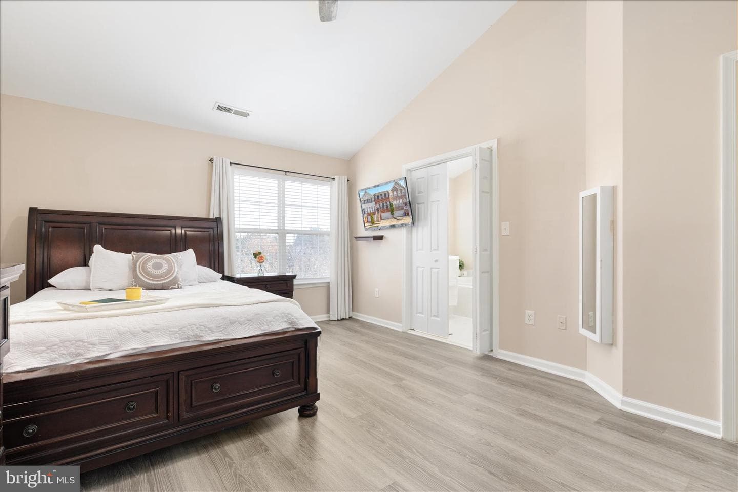 21314 Lord Nelson Terrace photo 15